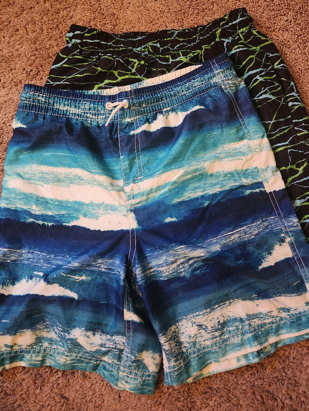 Old Navy & Under Armour Boys Youth Blue & White Wave-Print Swim Shorts -2